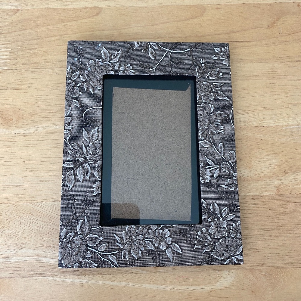 Flower Design Picture Frame
